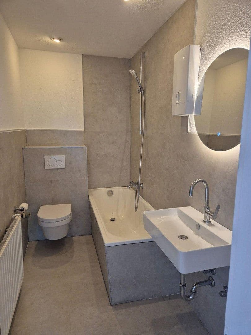 Pronájem bytu 2+1 55 m², Elsasser Str. 11a, Wuppertal, Severní Porýní-Vestfálsko Pronájem bytu 2+1 55 m², Elsasser Str. 11a, Wuppertal, Severní Porýní-Vestfálsko