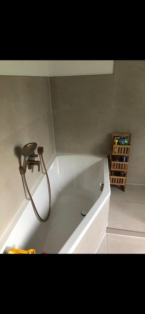 Pronájem bytu 4+1 94 m², Wernau (Neckar), Bádensko-Württembersko Pronájem bytu 4+1 94 m², Wernau (Neckar), Bádensko-Württembersko