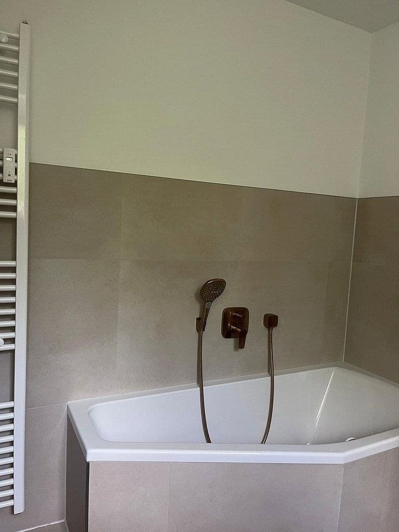 Pronájem bytu 4+1 94 m², Wernau (Neckar), Bádensko-Württembersko Pronájem bytu 4+1 94 m², Wernau (Neckar), Bádensko-Württembersko