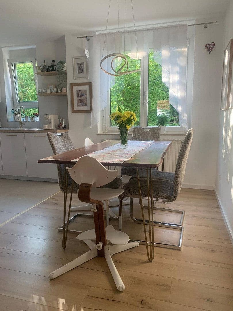 Pronájem bytu 4+1 94 m², Wernau (Neckar), Bádensko-Württembersko Pronájem bytu 4+1 94 m², Wernau (Neckar), Bádensko-Württembersko