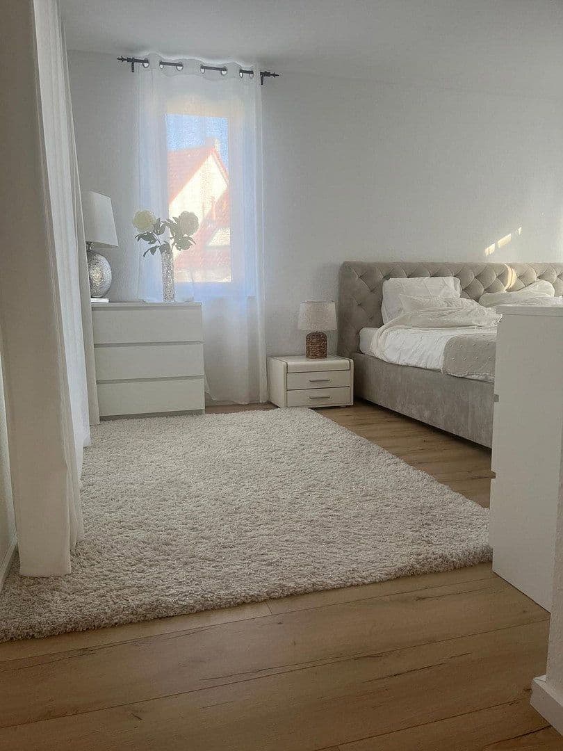 Pronájem bytu 4+1 94 m², Wernau (Neckar), Bádensko-Württembersko Pronájem bytu 4+1 94 m², Wernau (Neckar), Bádensko-Württembersko