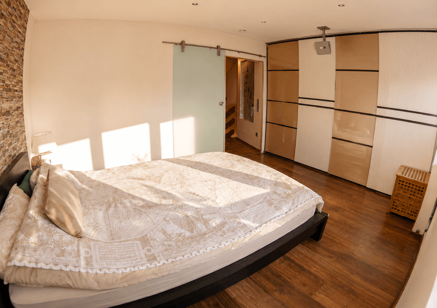 Prodej bytu 4+1 109 m², Solingen, Severní Porýní-Vestfálsko Prodej bytu 4+1 109 m², Solingen, Severní Porýní-Vestfálsko