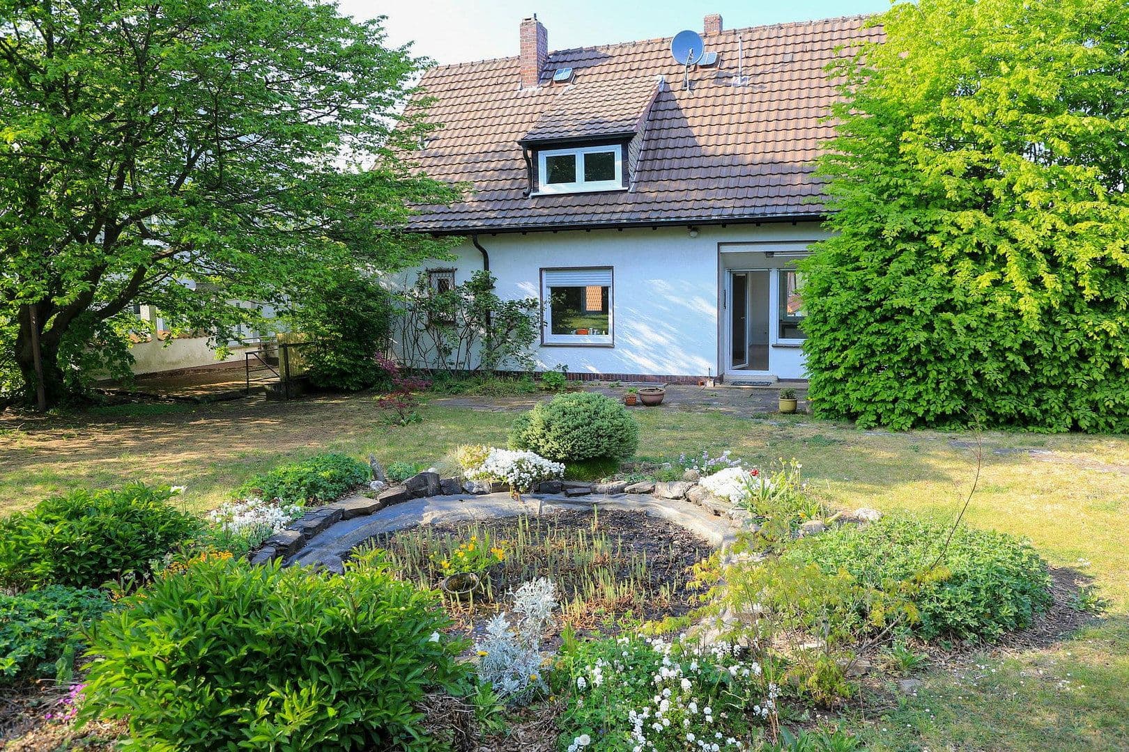 Prodej domu 184 m², pozemek 1.170 m², Iserlohn, Severní Porýní-Vestfálsko Prodej domu 184 m², pozemek 1.170 m², Iserlohn, Severní Porýní-Vestfálsko