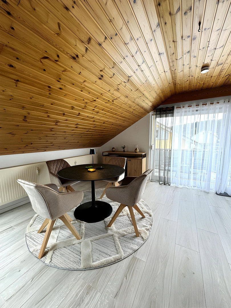 Pronájem bytu 3+1 75 m², Friedrich-Rothfuss-Straße 3, Freudenstadt, Bádensko-Württembersko Pronájem bytu 3+1 75 m², Friedrich-Rothfuss-Straße 3, Freudenstadt, Bádensko-Württembersko