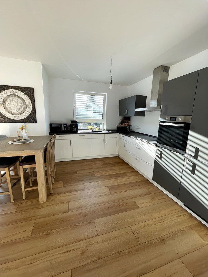 Pronájem bytu 3+1 73 m², Eschelbacherstraße 3, Montabaur, Porýní-Falc Pronájem bytu 3+1 73 m², Eschelbacherstraße 3, Montabaur, Porýní-Falc
