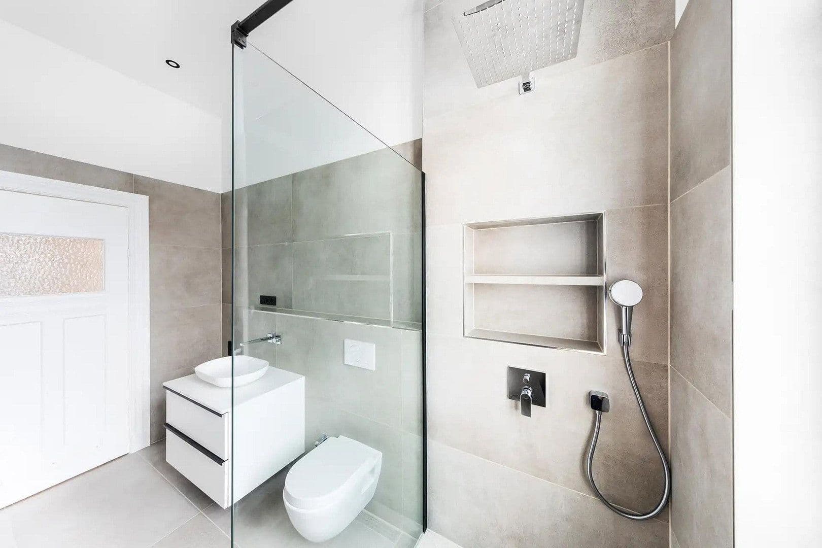 Prodej bytu 2+1 70 m², Stolzenfelsstraße 7, Berlin, Berlín Prodej bytu 2+1 70 m², Stolzenfelsstraße 7, Berlin, Berlín