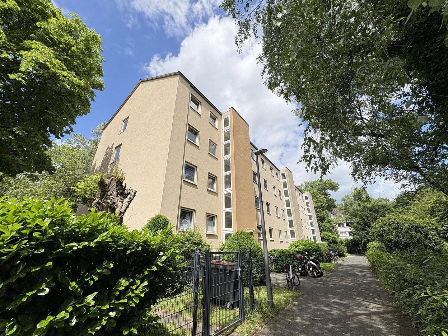 Prodej bytu 2+1 54 m², Daimlerstraße 3, Köln, Severní Porýní-Vestfálsko Prodej bytu 2+1 54 m², Daimlerstraße 3, Köln, Severní Porýní-Vestfálsko