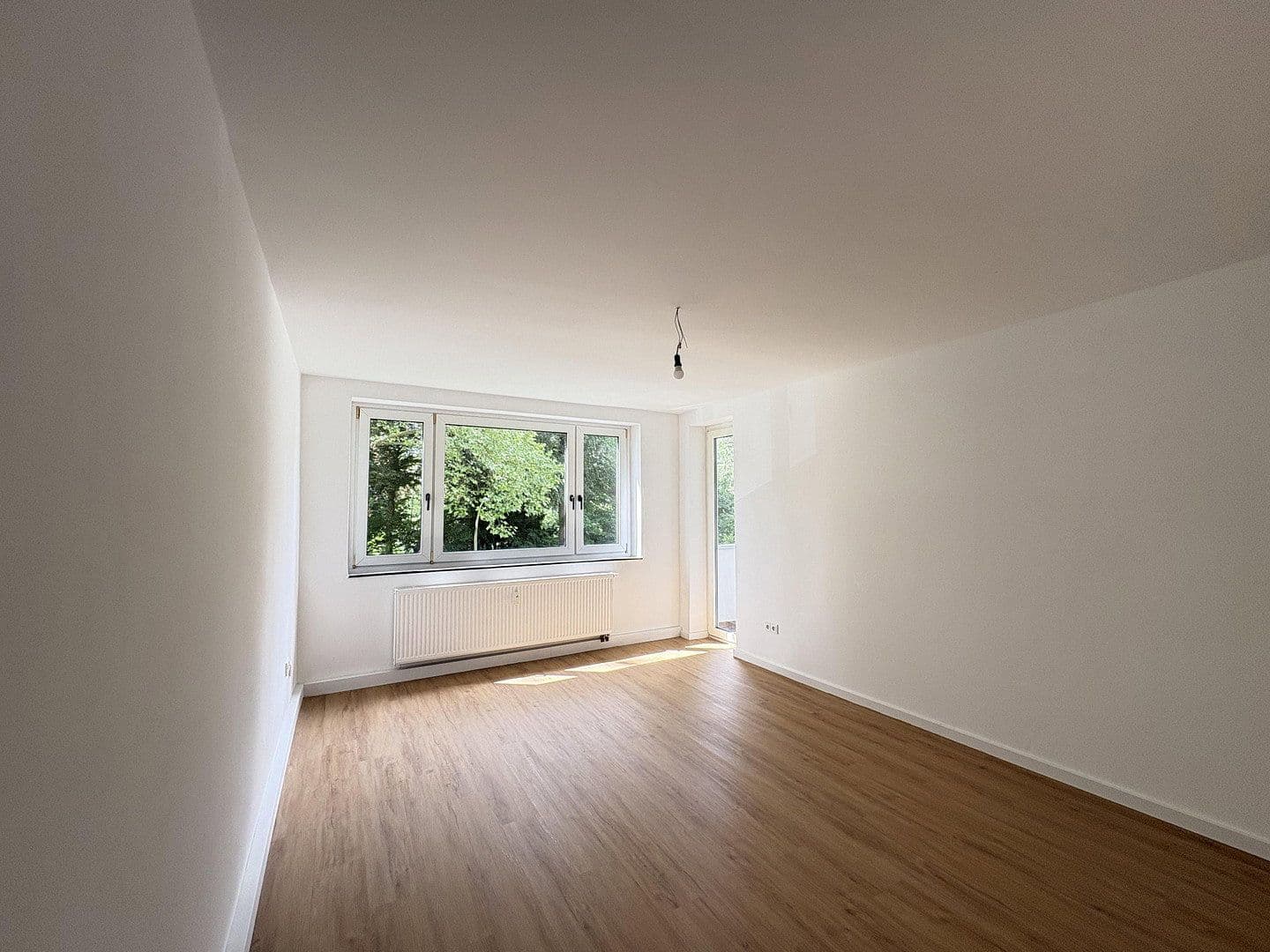 Prodej bytu 2+1 54 m², Daimlerstraße 3, Köln, Severní Porýní-Vestfálsko Prodej bytu 2+1 54 m², Daimlerstraße 3, Köln, Severní Porýní-Vestfálsko