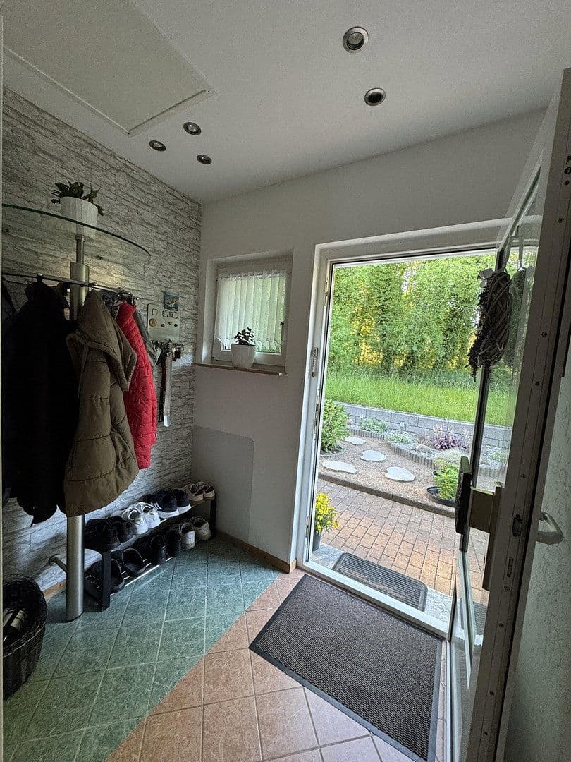 Prodej domu 83 m², pozemek 179 m², Siemser Landstraße 59 c, Lübeck, Šlesvicko-Holštýnsko Prodej domu 83 m², pozemek 179 m², Siemser Landstraße 59 c, Lübeck, Šlesvicko-Holštýnsko
