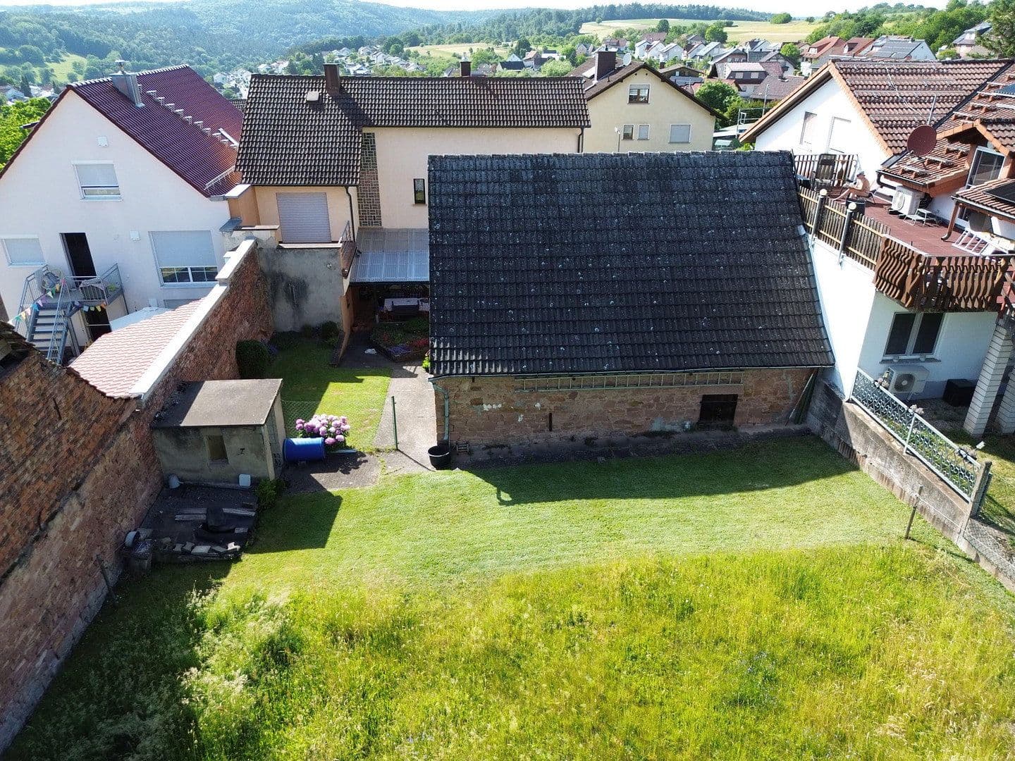 Prodej domu 160 m², pozemek 1.492 m², Lützelbach, Hessen Prodej domu 160 m², pozemek 1.492 m², Lützelbach, Hessen