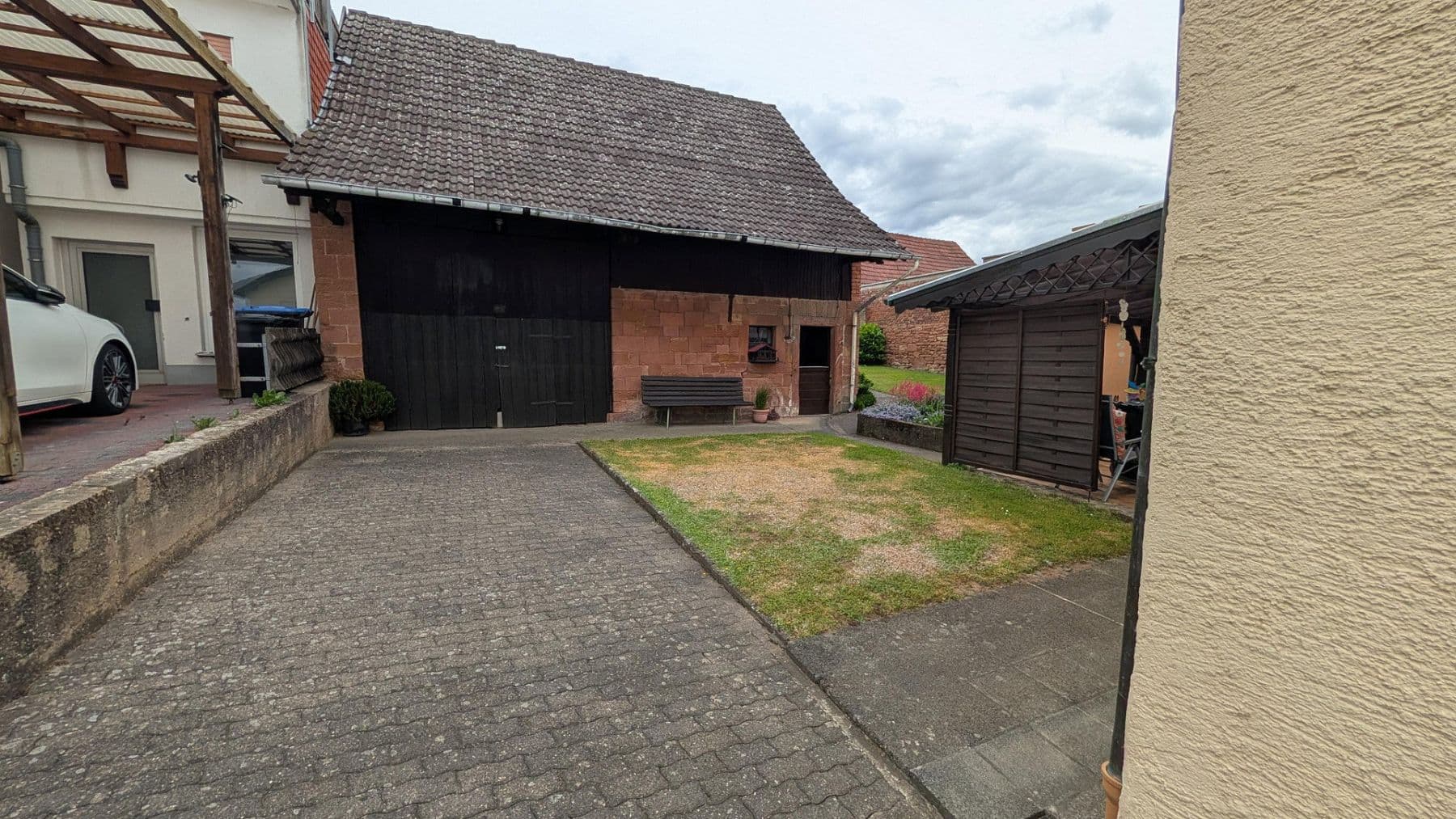 Prodej domu 160 m², pozemek 1.492 m², Lützelbach, Hessen Prodej domu 160 m², pozemek 1.492 m², Lützelbach, Hessen