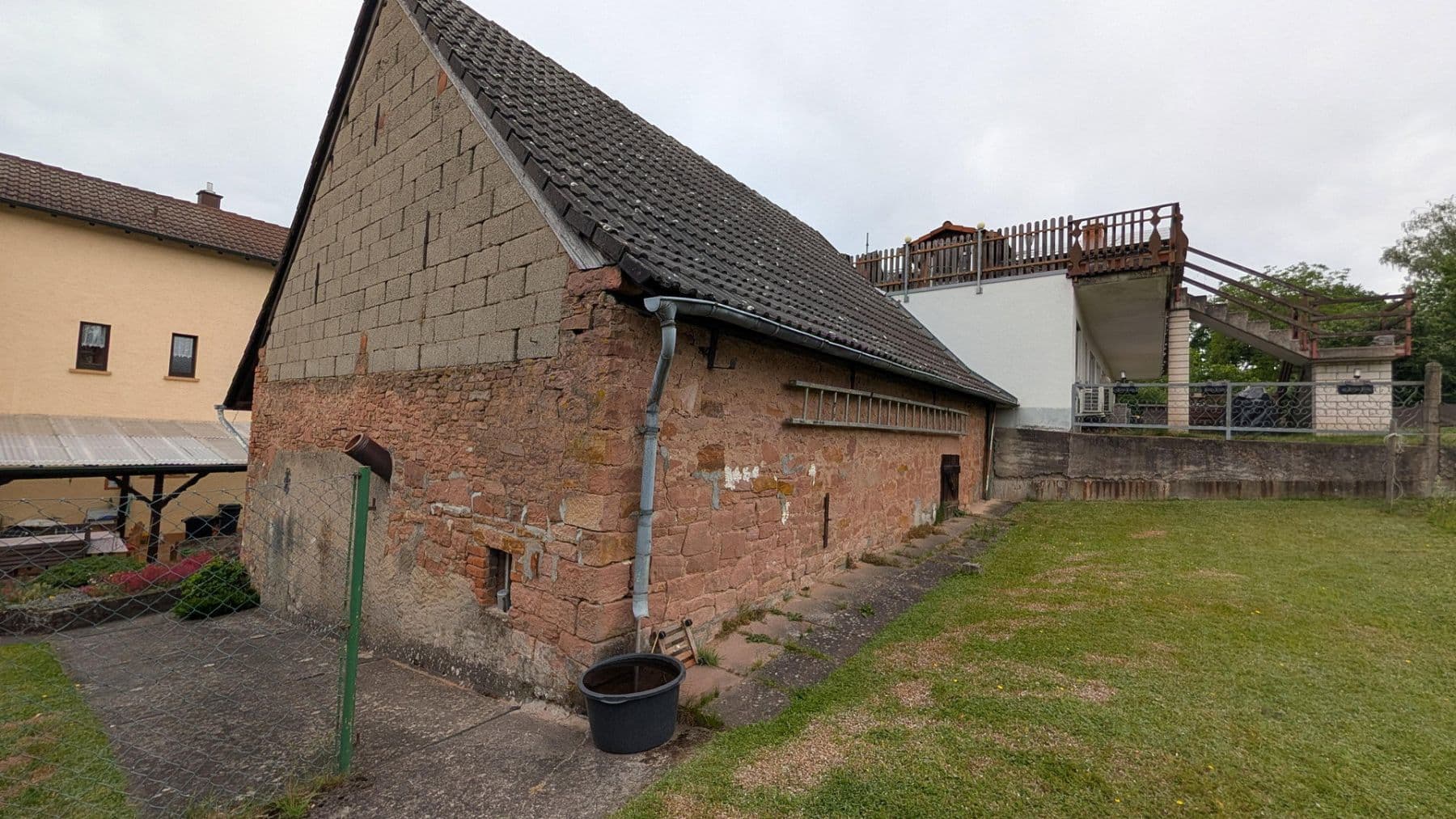 Prodej domu 160 m², pozemek 1.492 m², Lützelbach, Hessen Prodej domu 160 m², pozemek 1.492 m², Lützelbach, Hessen