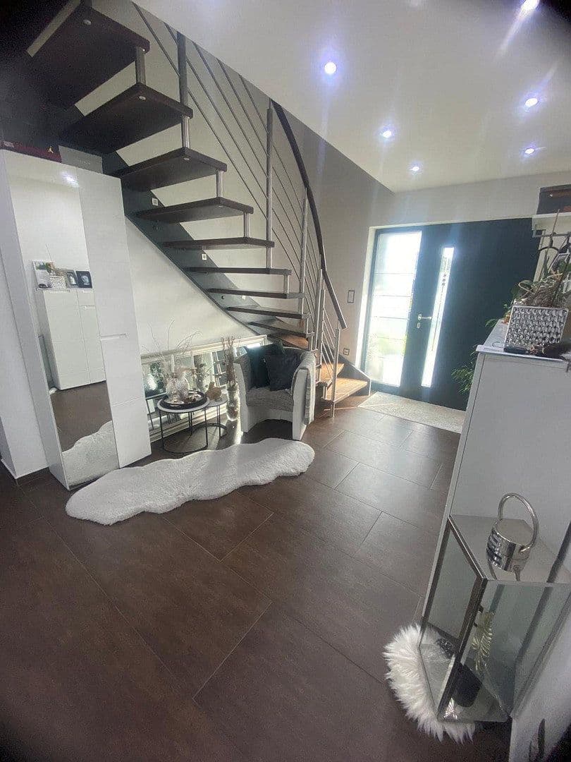Prodej domu 185 m², pozemek 626 m², Petersberg, Hessen Prodej domu 185 m², pozemek 626 m², Petersberg, Hessen