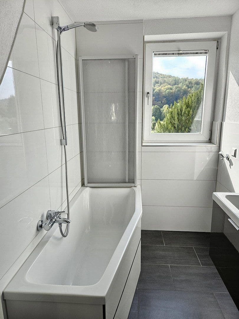 Pronájem bytu 2+1 50 m², Hauptstraße 22, Neckargemünd, Bádensko-Württembersko Pronájem bytu 2+1 50 m², Hauptstraße 22, Neckargemünd, Bádensko-Württembersko