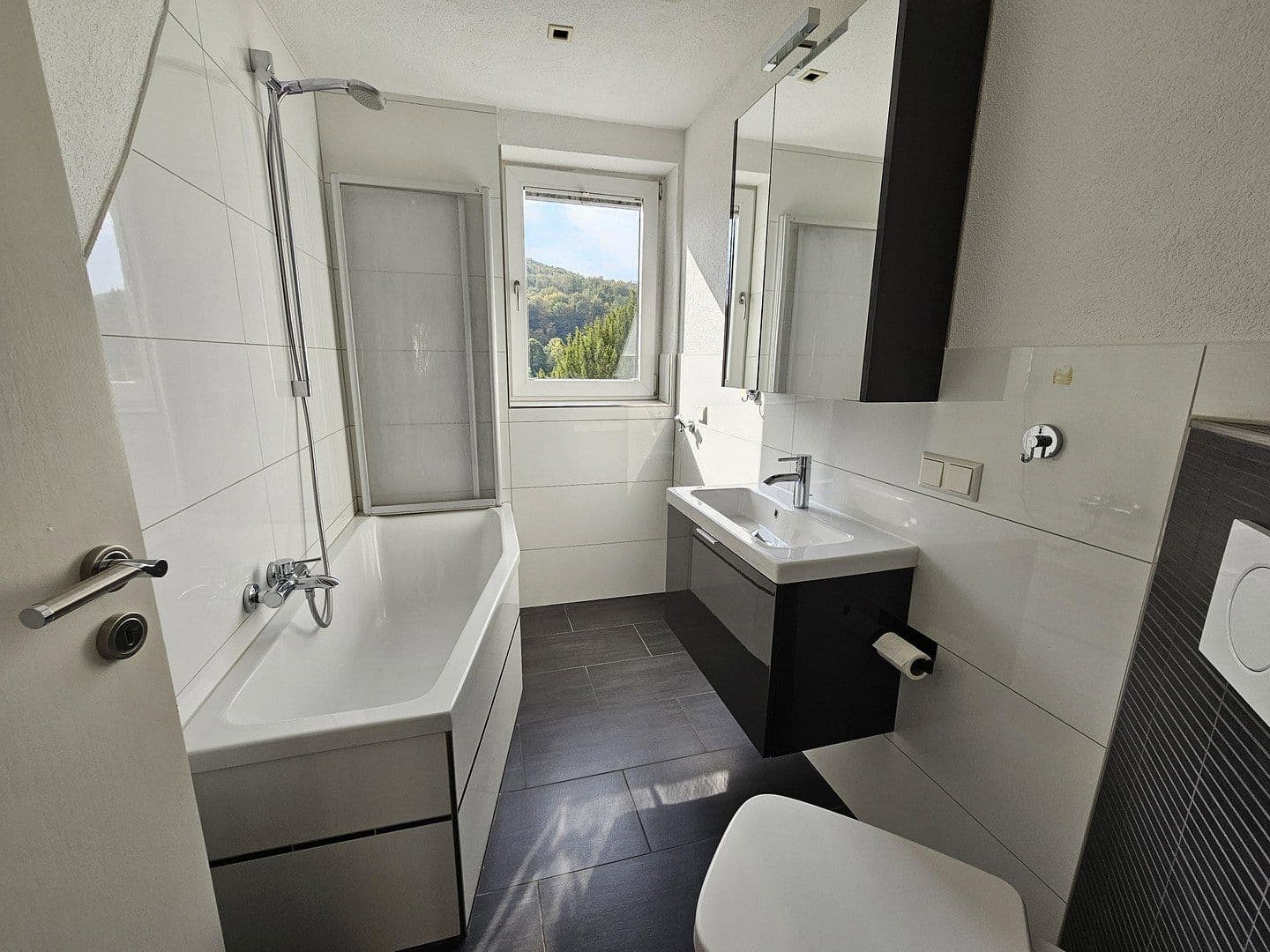 Pronájem bytu 2+1 50 m², Hauptstraße 22, Neckargemünd, Bádensko-Württembersko Pronájem bytu 2+1 50 m², Hauptstraße 22, Neckargemünd, Bádensko-Württembersko