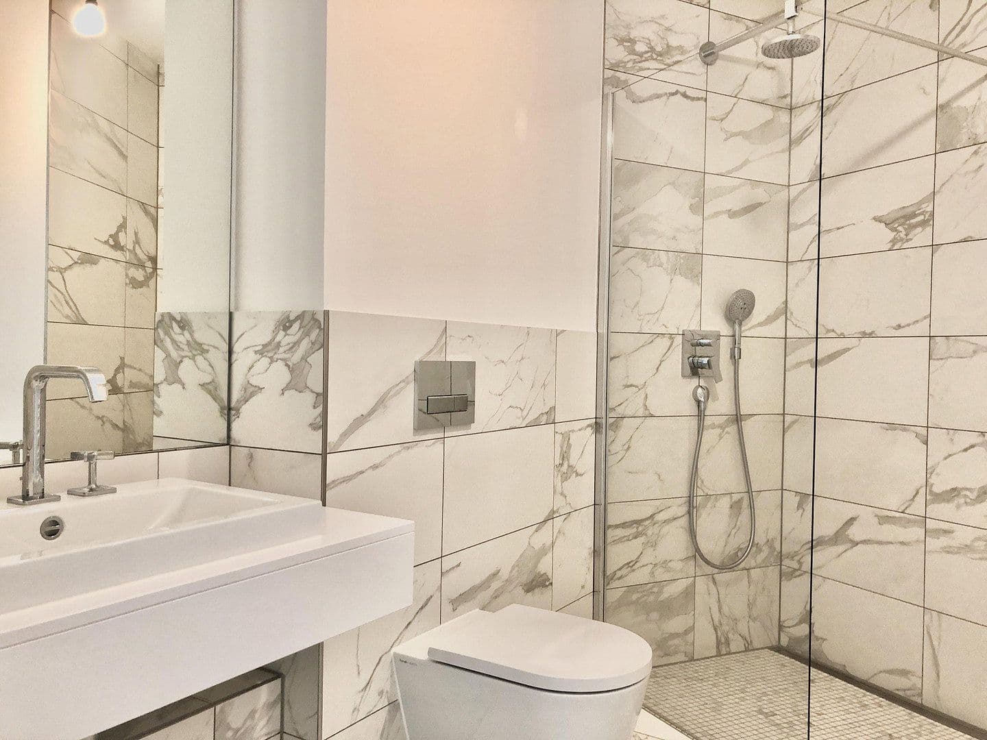 Pronájem bytu 3+1 82 m², Europa-Allee 2, Frankfurt am Main, Hessen Pronájem bytu 3+1 82 m², Europa-Allee 2, Frankfurt am Main, Hessen