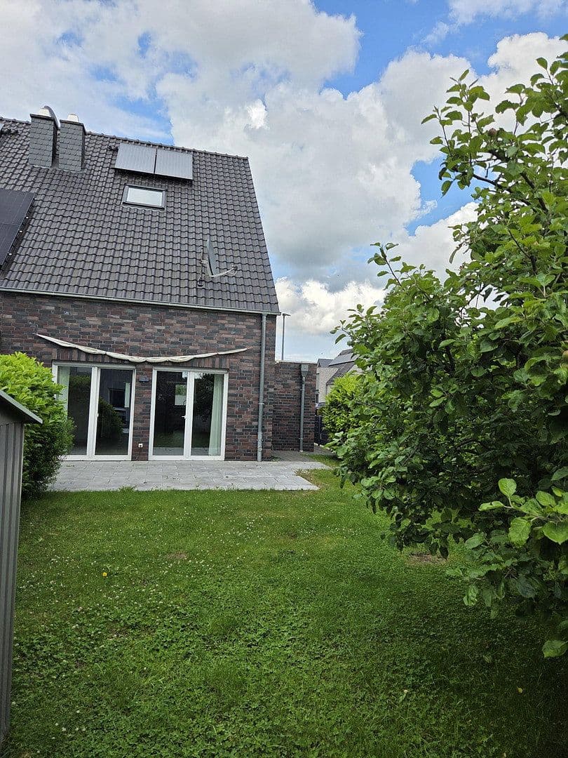 Prodej domu 130 m², pozemek 262 m², Greven, Severní Porýní-Vestfálsko Prodej domu 130 m², pozemek 262 m², Greven, Severní Porýní-Vestfálsko
