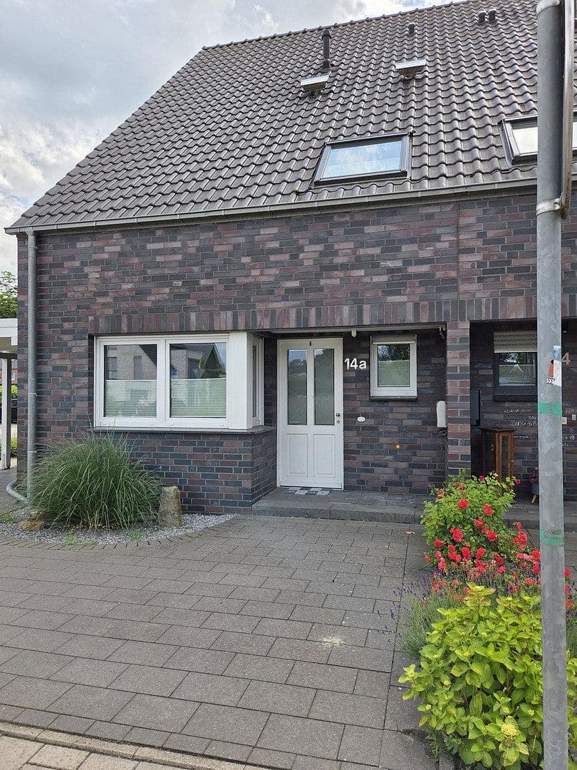 Prodej domu 130 m², pozemek 262 m², Greven, Severní Porýní-Vestfálsko Prodej domu 130 m², pozemek 262 m², Greven, Severní Porýní-Vestfálsko