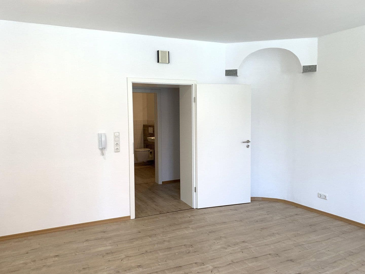 Pronájem bytu 3+1 84 m², Fürstenstraße 8, Straubung, Bavorsko Pronájem bytu 3+1 84 m², Fürstenstraße 8, Straubung, Bavorsko