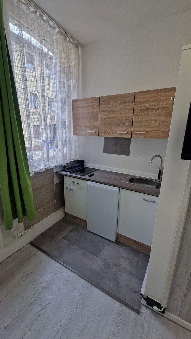 Pronájem bytu 1+1 20 m², Stubenlohstr. 6, Erlangen, Bavorsko Pronájem bytu 1+1 20 m², Stubenlohstr. 6, Erlangen, Bavorsko