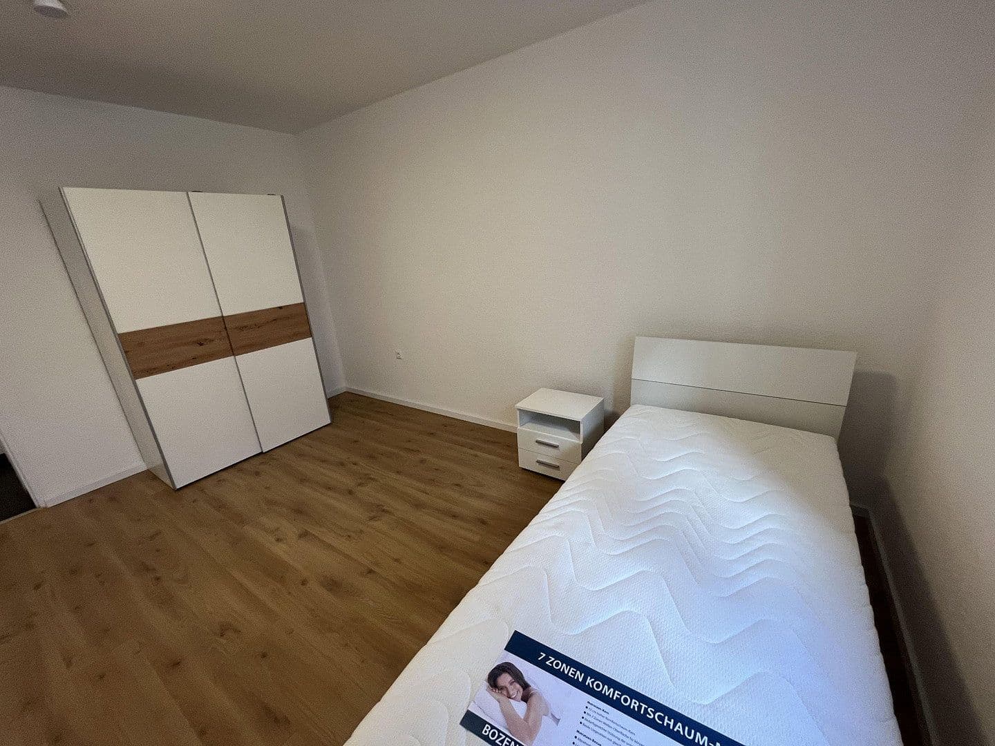 Pronájem bytu 10 m², Victor-Gollancz-Straße 10, Karlsruhe, Bádensko-Württembersko Pronájem bytu 10 m², Victor-Gollancz-Straße 10, Karlsruhe, Bádensko-Württembersko