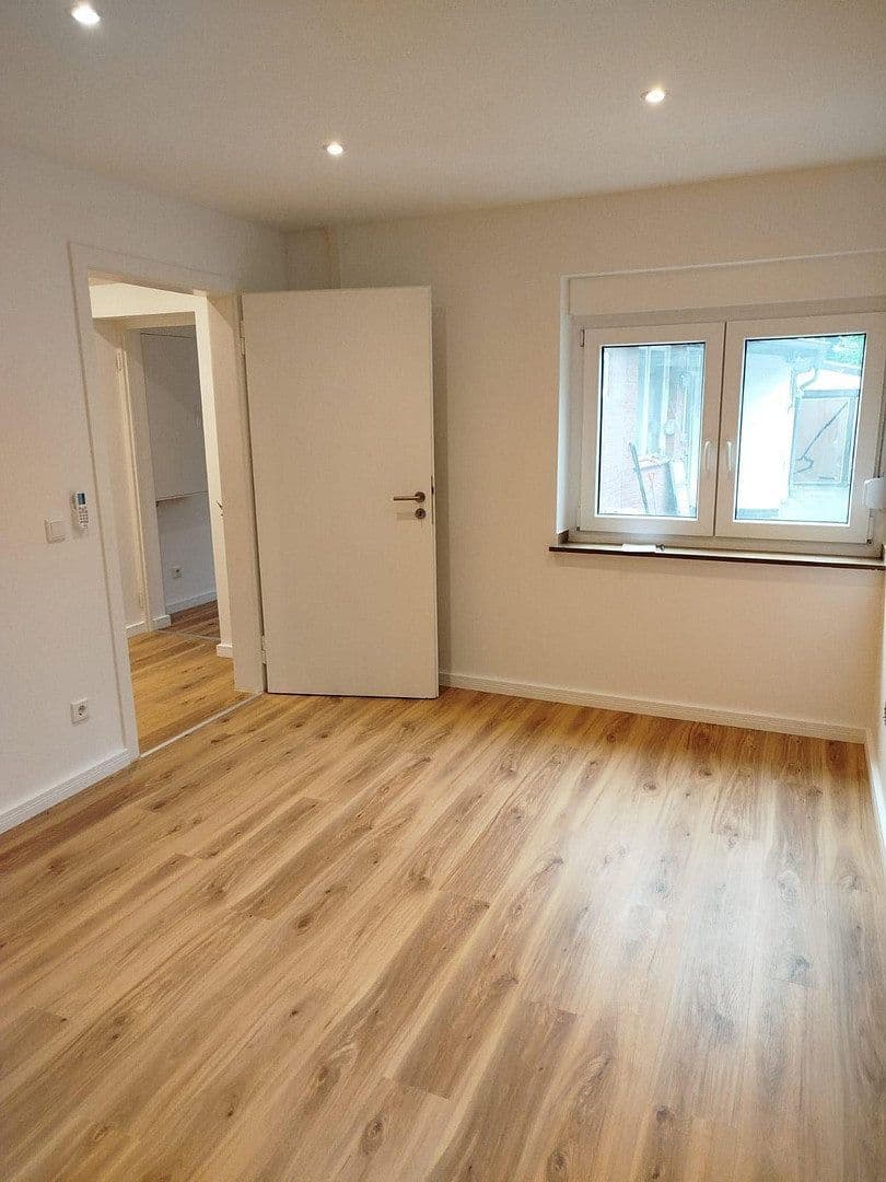 Pronájem bytu 2+1 45 m², Oberdorfstraße 33, Düsseldorf, Severní Porýní-Vestfálsko Pronájem bytu 2+1 45 m², Oberdorfstraße 33, Düsseldorf, Severní Porýní-Vestfálsko