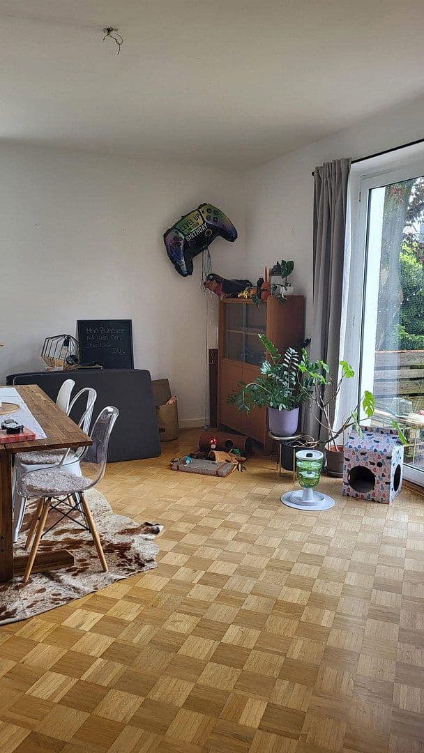 Pronájem bytu 4+1 100 m², Schatenstr. 14, Bielefeld, Severní Porýní-Vestfálsko Pronájem bytu 4+1 100 m², Schatenstr. 14, Bielefeld, Severní Porýní-Vestfálsko