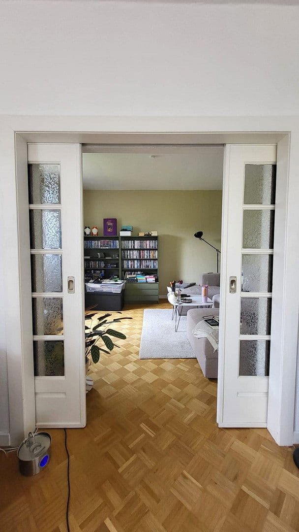 Pronájem bytu 4+1 100 m², Schatenstr. 14, Bielefeld, Severní Porýní-Vestfálsko Pronájem bytu 4+1 100 m², Schatenstr. 14, Bielefeld, Severní Porýní-Vestfálsko