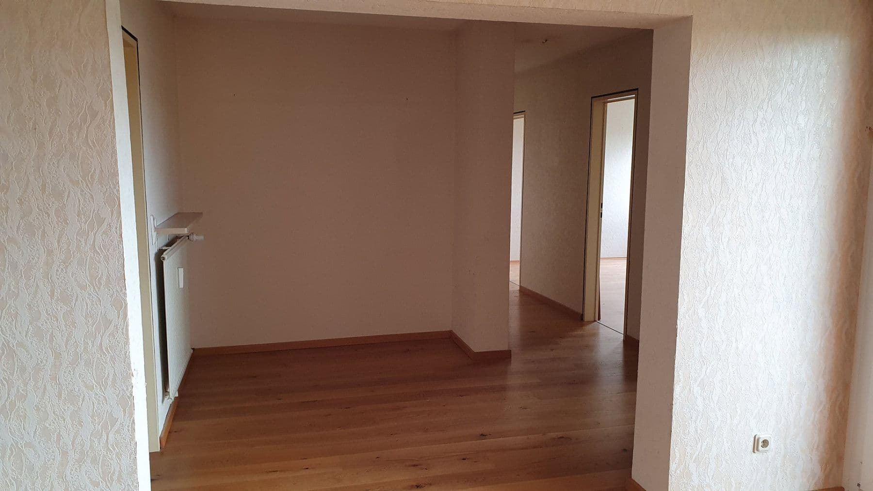 Pronájem bytu 3+1 87 m², Saarbrücken, Země Sársko Pronájem bytu 3+1 87 m², Saarbrücken, Země Sársko