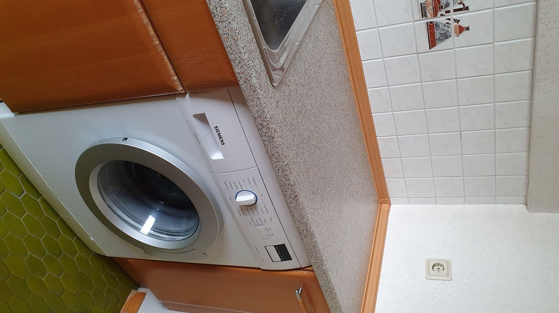 Pronájem bytu 3+1 87 m², Saarbrücken, Země Sársko Pronájem bytu 3+1 87 m², Saarbrücken, Země Sársko