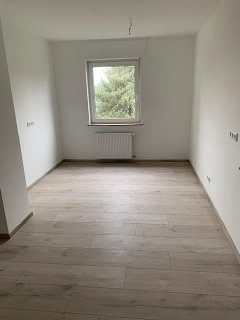 Pronájem bytu 3+1 100 m², Bruchsal, Bádensko-Württembersko Pronájem bytu 3+1 100 m², Bruchsal, Bádensko-Württembersko