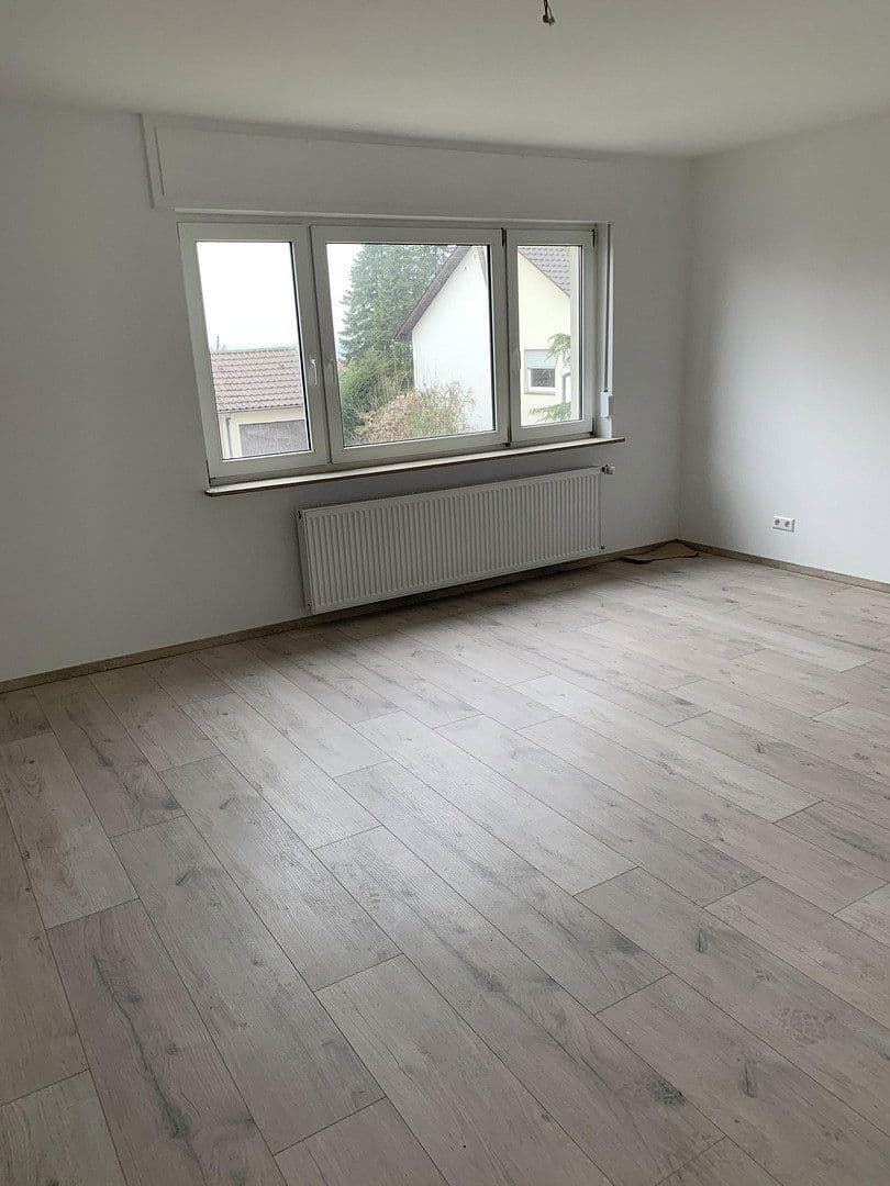 Pronájem bytu 3+1 100 m², Bruchsal, Bádensko-Württembersko Pronájem bytu 3+1 100 m², Bruchsal, Bádensko-Württembersko