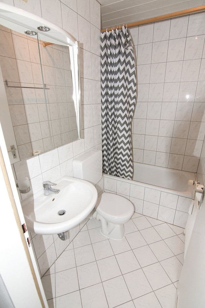 Pronájem bytu 2+1 44 m², Schwarzwaldstraße 49, Mörfelden-Walldorf, Hessen Pronájem bytu 2+1 44 m², Schwarzwaldstraße 49, Mörfelden-Walldorf, Hessen