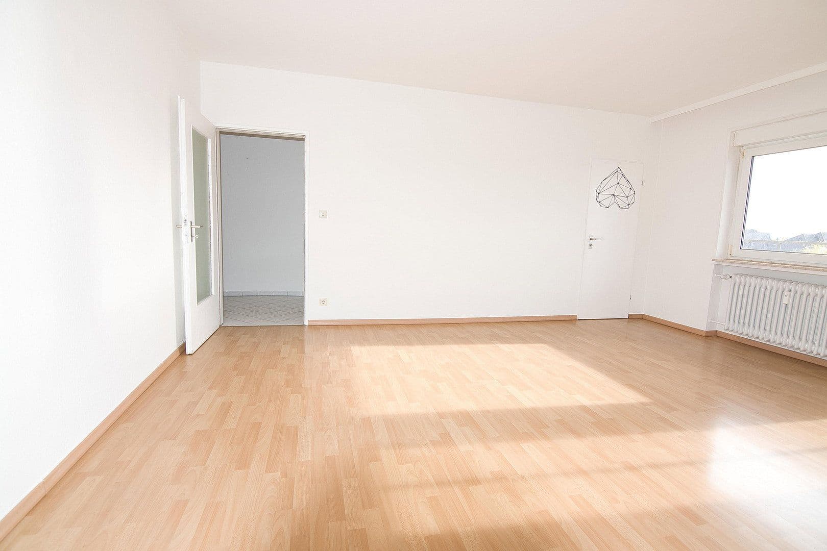 Pronájem bytu 2+1 44 m², Schwarzwaldstraße 49, Mörfelden-Walldorf, Hessen Pronájem bytu 2+1 44 m², Schwarzwaldstraße 49, Mörfelden-Walldorf, Hessen