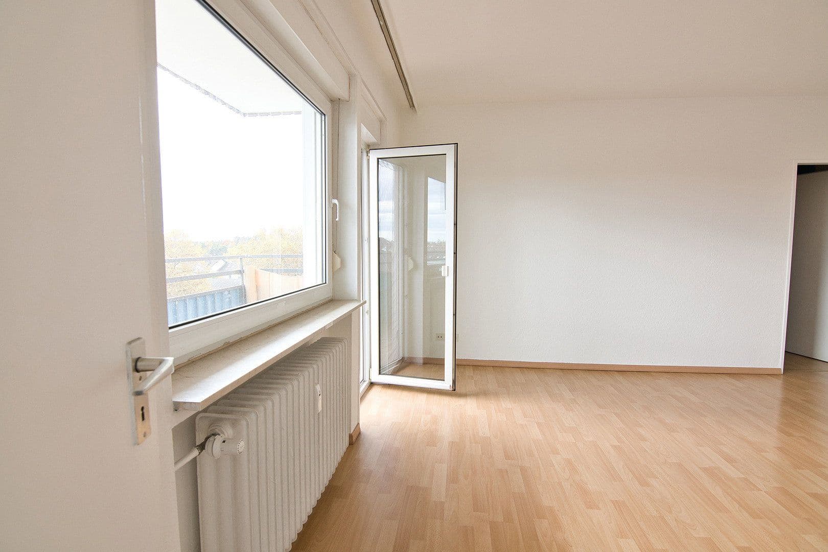 Pronájem bytu 2+1 44 m², Schwarzwaldstraße 49, Mörfelden-Walldorf, Hessen Pronájem bytu 2+1 44 m², Schwarzwaldstraße 49, Mörfelden-Walldorf, Hessen