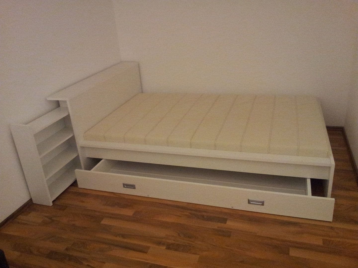 Pronájem bytu 1+1 43 m², Schwarzwaldstr. 40, Frankfurt, Hessen Pronájem bytu 1+1 43 m², Schwarzwaldstr. 40, Frankfurt, Hessen
