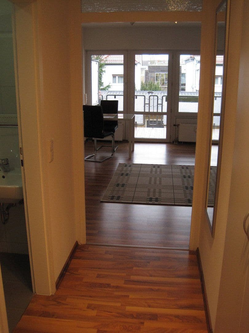 Pronájem bytu 1+1 43 m², Schwarzwaldstr. 40, Frankfurt, Hessen Pronájem bytu 1+1 43 m², Schwarzwaldstr. 40, Frankfurt, Hessen