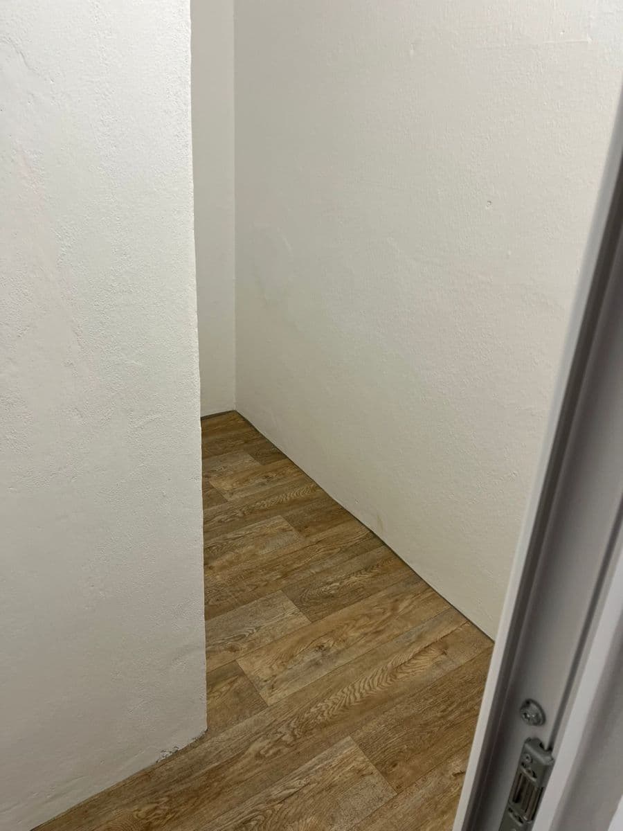 Pronájem bytu 1+kk 40 m², Klášterská, Jindřichův Hradec, Jihočeský kraj Pronájem bytu 1+kk 40 m², Klášterská, Jindřichův Hradec, Jihočeský kraj