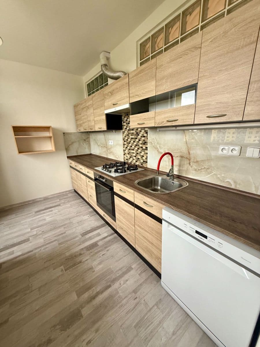 Prodej bytu 3+1 78 m², Sportovní, Vyškov, Jihomoravský kraj Prodej bytu 3+1 78 m², Sportovní, Vyškov, Jihomoravský kraj