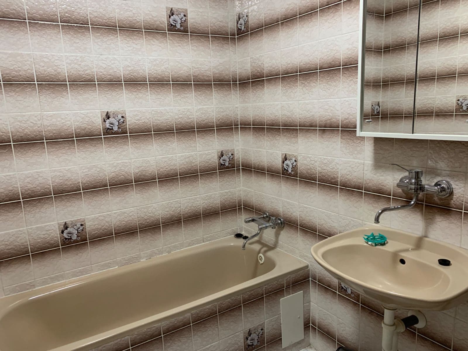 Pronájem bytu 3+1 144 m², Roudnice nad Labem, Ústecký kraj Pronájem bytu 3+1 144 m², Roudnice nad Labem, Ústecký kraj