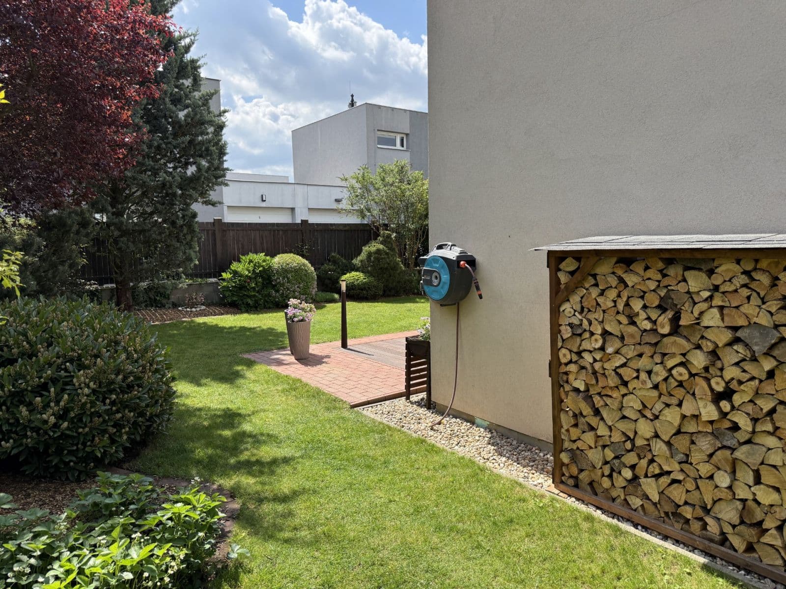 Prodej domu 150 m², pozemek 461 m², Cechovní, Jenštejn, Středočeský kraj Prodej domu 150 m², pozemek 461 m², Cechovní, Jenštejn, Středočeský kraj