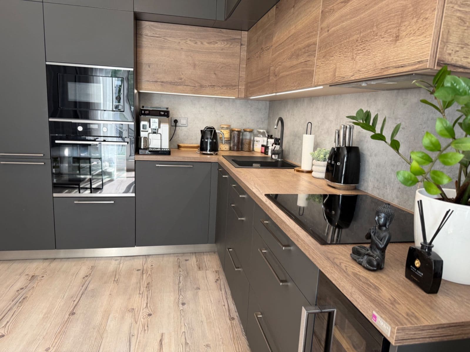 Pronájem bytu 2+kk 67 m², U Sportovní školy, Pardubice, Pardubický kraj Pronájem bytu 2+kk 67 m², U Sportovní školy, Pardubice, Pardubický kraj