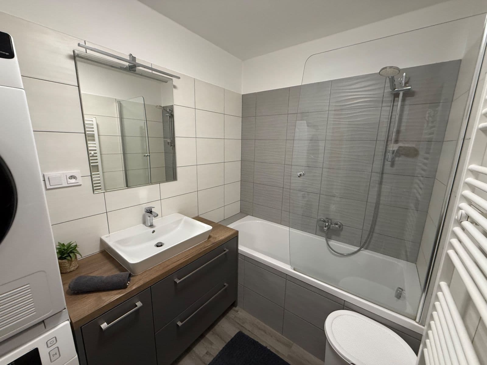 Pronájem bytu 2+kk 67 m², U Sportovní školy, Pardubice, Pardubický kraj Pronájem bytu 2+kk 67 m², U Sportovní školy, Pardubice, Pardubický kraj