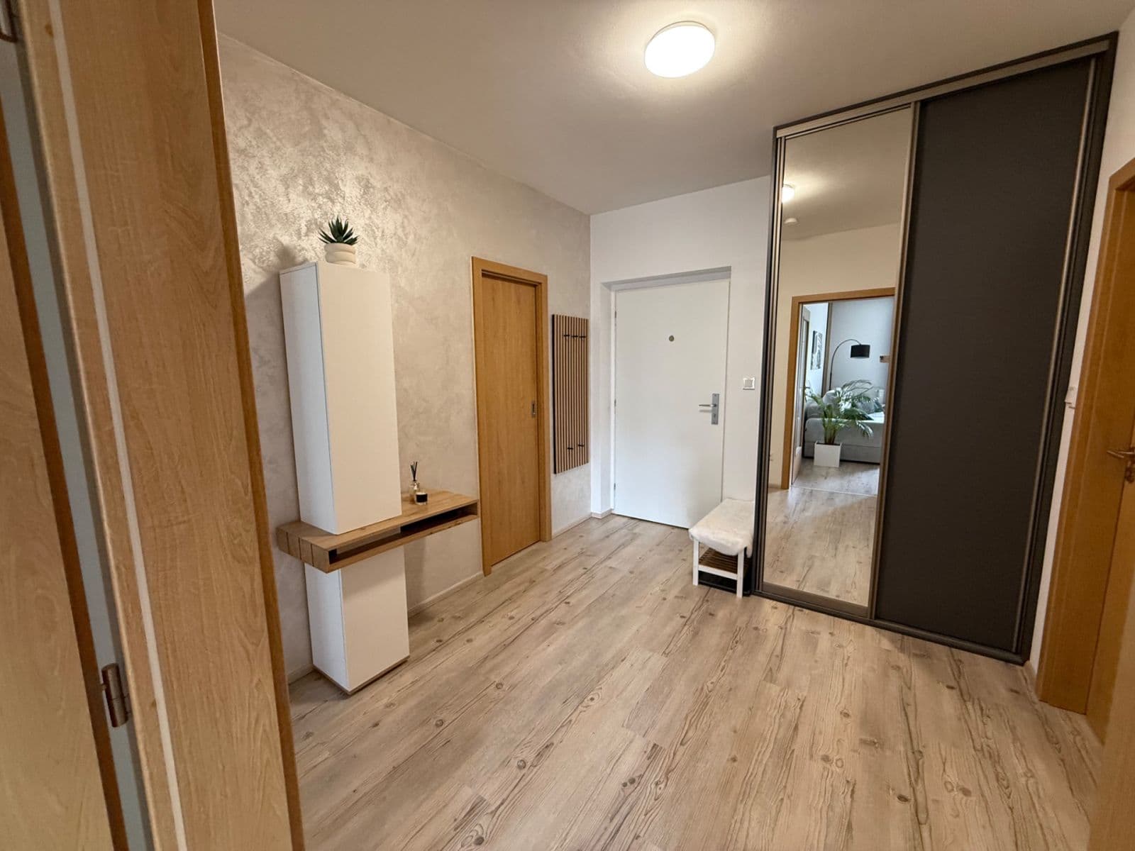 Pronájem bytu 2+kk 67 m², U Sportovní školy, Pardubice, Pardubický kraj Pronájem bytu 2+kk 67 m², U Sportovní školy, Pardubice, Pardubický kraj