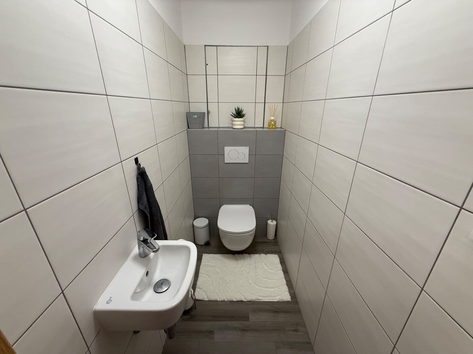 Pronájem bytu 2+kk 67 m², U Sportovní školy, Pardubice, Pardubický kraj Pronájem bytu 2+kk 67 m², U Sportovní školy, Pardubice, Pardubický kraj