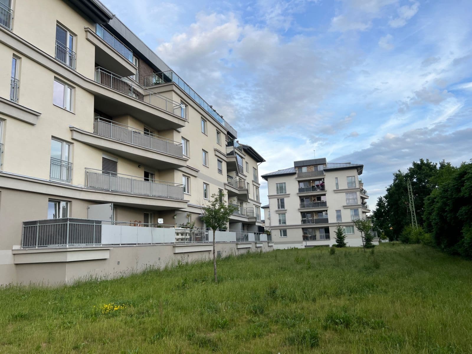 Pronájem bytu 2+kk 67 m², U Sportovní školy, Pardubice, Pardubický kraj Pronájem bytu 2+kk 67 m², U Sportovní školy, Pardubice, Pardubický kraj