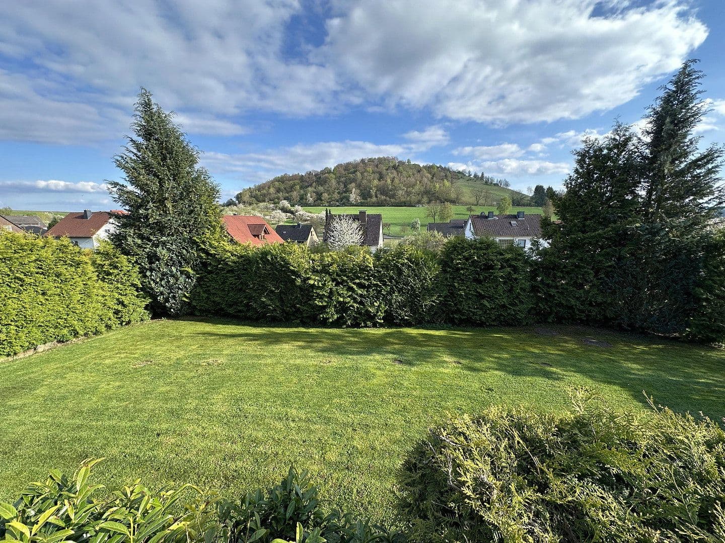 Prodej domu 230 m², pozemek 750 m², Am Hainberg 42, Moringen, Dolní Sasko Prodej domu 230 m², pozemek 750 m², Am Hainberg 42, Moringen, Dolní Sasko