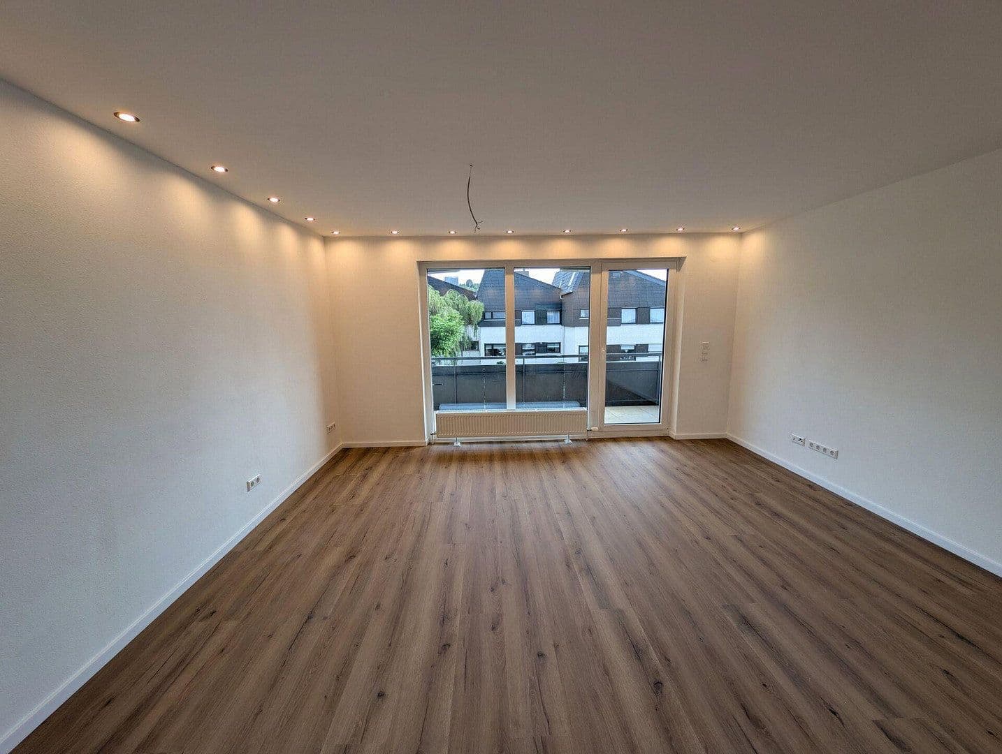 Pronájem bytu 4+1 96 m², Stöckhofstraße 1, Leonberg, Bádensko-Württembersko Pronájem bytu 4+1 96 m², Stöckhofstraße 1, Leonberg, Bádensko-Württembersko