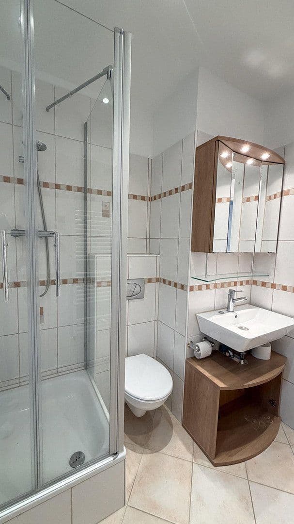 Prodej bytu 3+1 64 m², Laehrscher Jagdweg, Berlin, Berlín Prodej bytu 3+1 64 m², Laehrscher Jagdweg, Berlin, Berlín