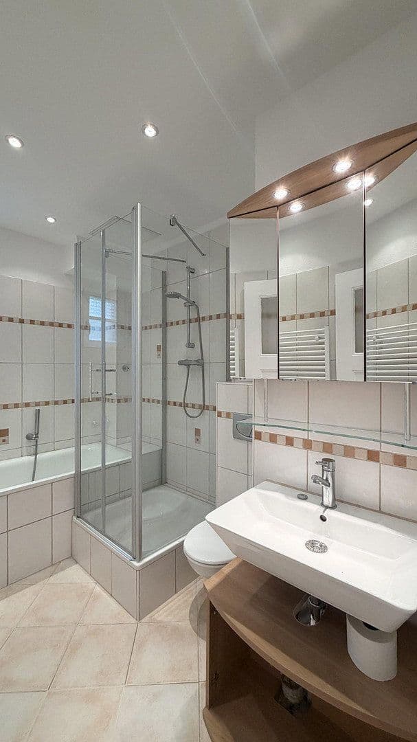 Prodej bytu 3+1 64 m², Laehrscher Jagdweg, Berlin, Berlín Prodej bytu 3+1 64 m², Laehrscher Jagdweg, Berlin, Berlín